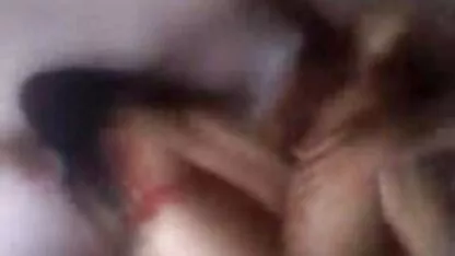 एक दोस्त पकड़ा जाता है और एक बांस हिंदी मूवी सेक्स की गाढ़ा में गड़बड़ हो जाता है