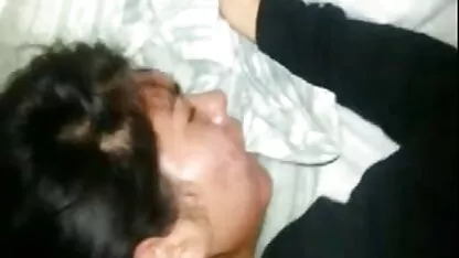 वह शौकिया हो सकती है, लेकिन वह डिक चूसना जानती है ज्यादा सेक्सी मूवी