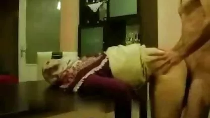 दो प्यारा उभयलिंगी गुदा सेक्स में बकवास करते हैं और एक सेक्सी बीपी सेक्सी मूवी वीडियो गोरा को सहलाते हैं