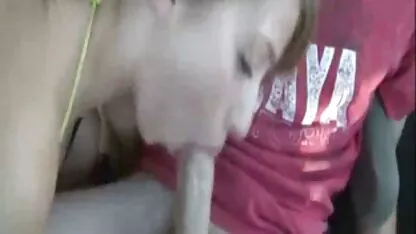 BBW Valya एक खिलौना डिल्डो के साथ सेक्सी नेपाली मूवी खेलता है