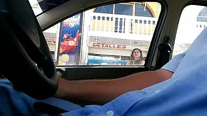 लड़के ने एक जवान बहन की प्रेमिका को एक blowjob के सेक्सी मूवी पर लिए फेंक दिया