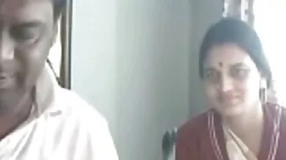एक आदमी दरवाजे पर प्यारा, परिपक्व ऊँची एड़ी के जूते के साथ दस्तक देता है, जो उसे तुरंत अपने पास खींच लेता फुल मूवी सेक्सी पिक्चर था और जब तक वह सुंदरियों की कामना नहीं करता तब तक उसे अपने गीले प्यासे को गड़बड़ करने तक कहीं भी नहीं जाने दिया।