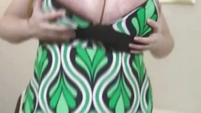 परिपक्व busty सबरीना सेक्सी वीडियो मूवी में एक युवा प्रेमी के साथ fucks और उसके डिक बेकार है