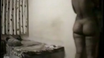 मैं फुल सेक्सी मूवी पिक्चर अपने पसंदीदा वाइब्रेटर के साथ कैमरे के सामने अपनी चूत को सहलाती हूँ