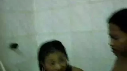 सुनहरे बालों वाली सेक्सी tranny एक रबर लॉलीपॉप के साथ खुद इंग्लिश सेक्सी मूवी वीडियो को fucks